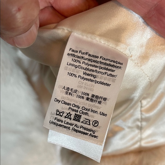 DKNY Plush Winter White Teddy Jacket Size XL PTP 26” EUC - Picture 10 of 13